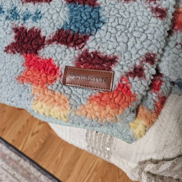 Pendleton Sherpa Fleece Blanket Twin - Picture 2 of 7